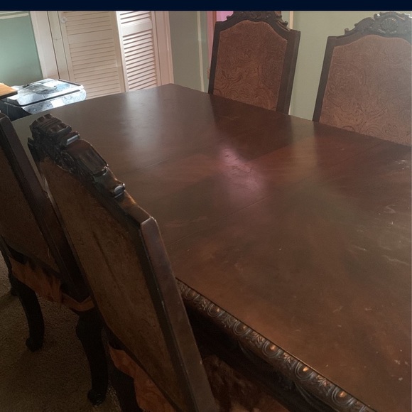 Oak wood table and chairs - Picture 3 of 4
